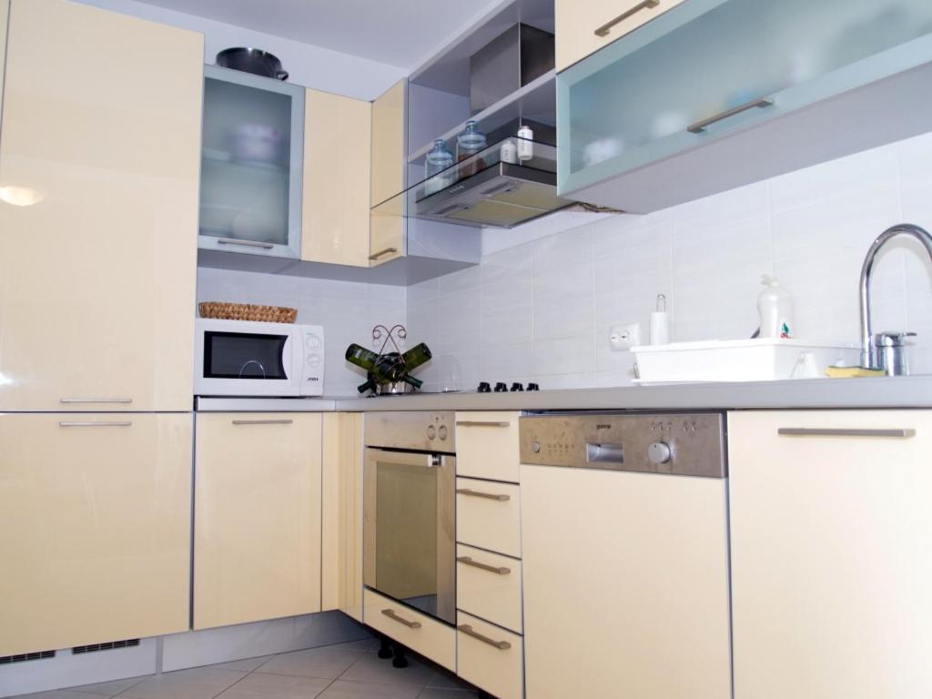 Apartment Mlinarevic Макарска Экстерьер фото